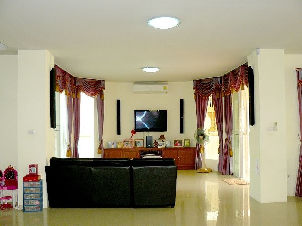 Wonderland 4 10